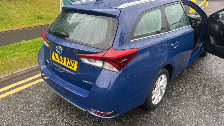Toyota Auris 1.8 Hybrid Icon Tech TSS 5dr CVT Hybrid Estate